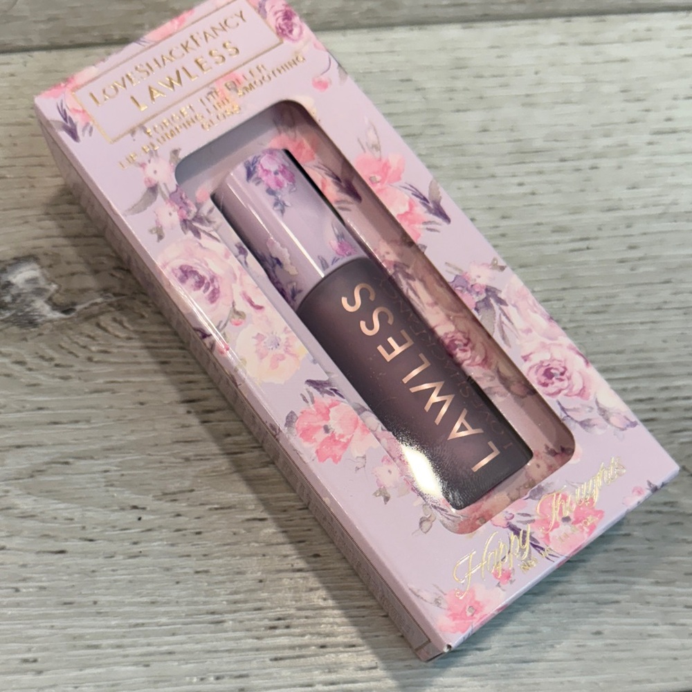 LAWLESS Lipstick - Soft Mauve